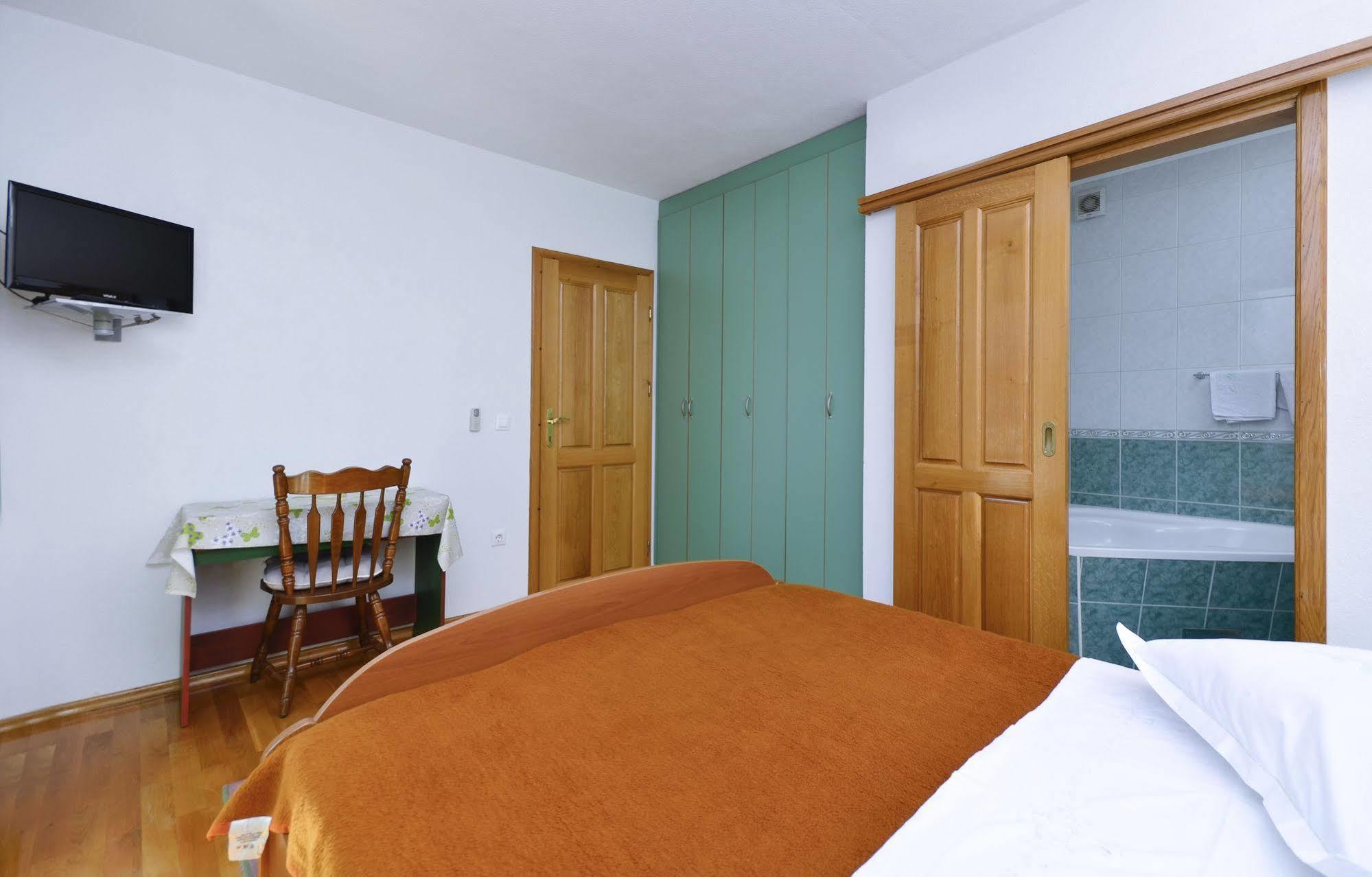 House Topic Baska Voda Exterior photo